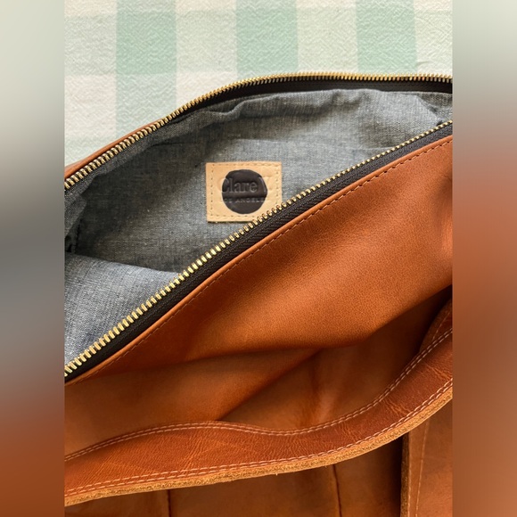 Clare V. Moyen Messenger tan - Picture 6 of 6